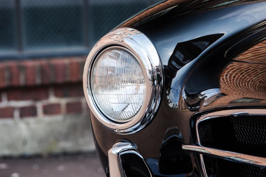 Детали экстерьера Mercedes-Benz 300 SL 1957 года  (фото 9 из 59)